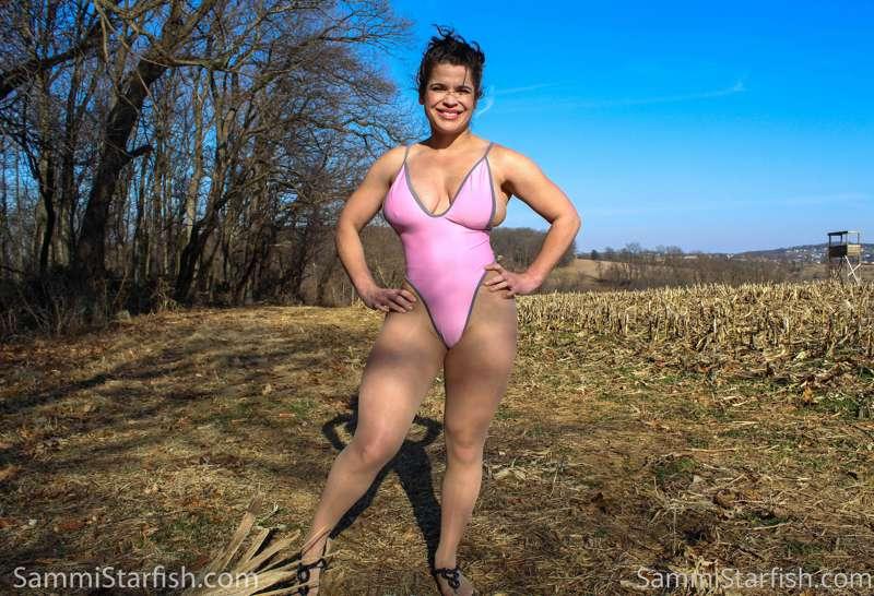 67 picture set  -  Part One
One-piece swimsuit + Pantyhose
I..