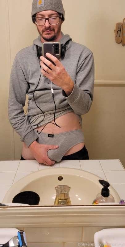 not awake yet 😴  have a good morning 🌤

uncensored: @cainhar..