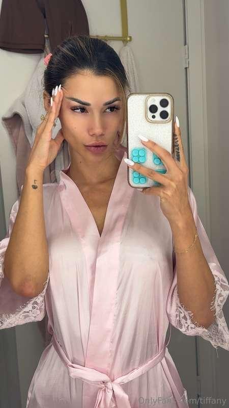 do you like me in pink or should i take it off? ;)