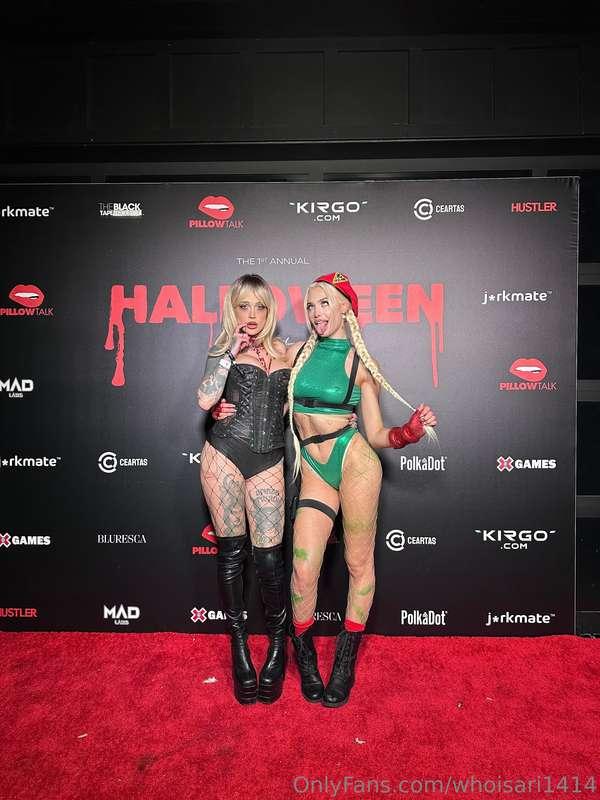 dressing up on halloween 😻 was almost as fun as dressing dow..