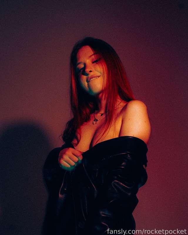 #fyp #egirl #smalltits #makeup #redhead #longhair #cute #teen #leather #strip