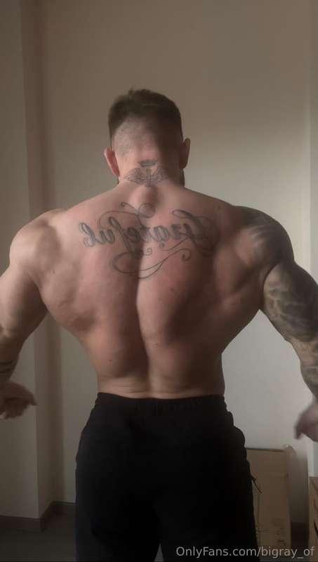 Front view... or this view? 😈💪