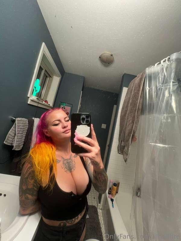 Hi babies I’m bored
