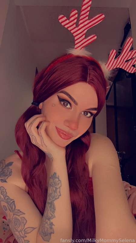 Good morning sweethearts 🥰♥️ 

I have lots of sets planned to film for you cuties before I hop on live tonight so I’ll be on &amp; offline throughout the day for teasing in the DMS ♥️ 

I’ll also be posting two days of Kinkmas today to make up for falling asleep last night before getting yesterdays posted whoopsie mamas tired 🥹💗 

#fyp #free #lewd #redhead #mommy #cute #milf #teen #selfie #tattoos #usa #alt #slut #daddysgirl #pigtails #horny #pale #goth #emo #kawaii #anime #fit #cutie #xmas #xxxmas #christmas #18 
