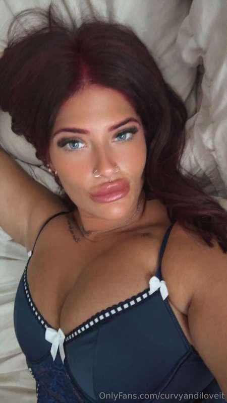 Big lipssss and big tits x