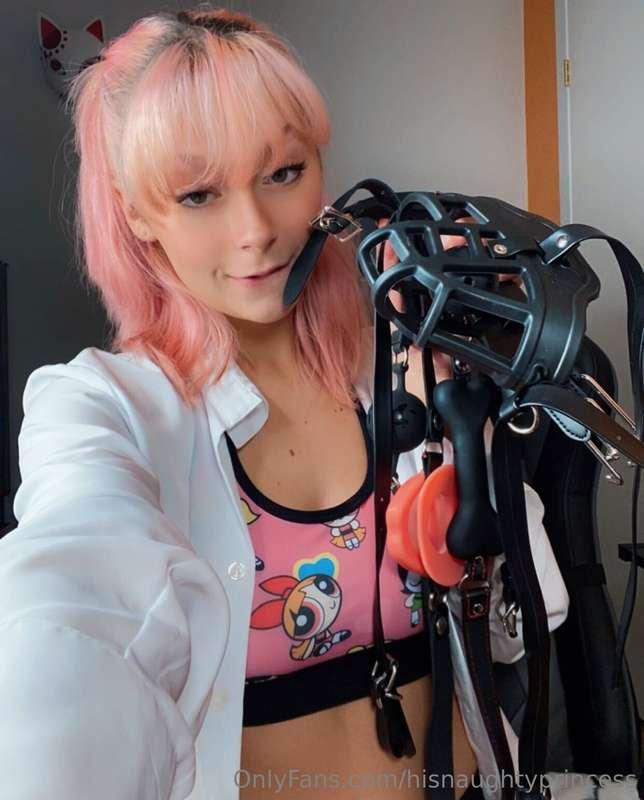 Trying on some different gags for you <3