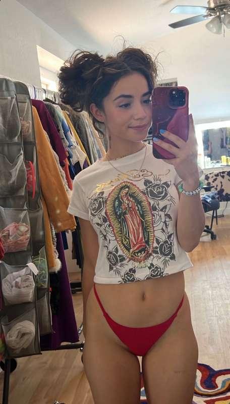 ### WANNA SEE MY UNCENSORED CONTENT? 😇
subscribe to my ONLYF..