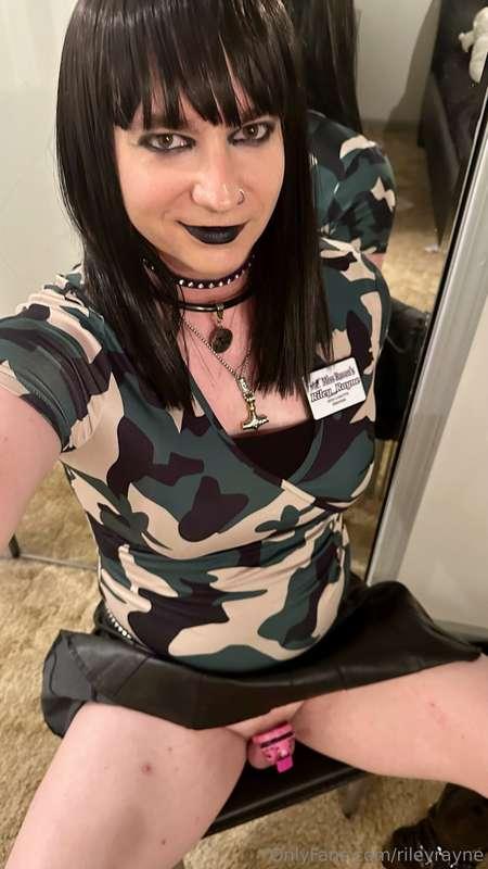 Pic of the week: So proud to show off my tiny pink cage that..