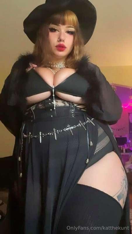 Wanna get horny with me, babe? Witchful thinking 🤔