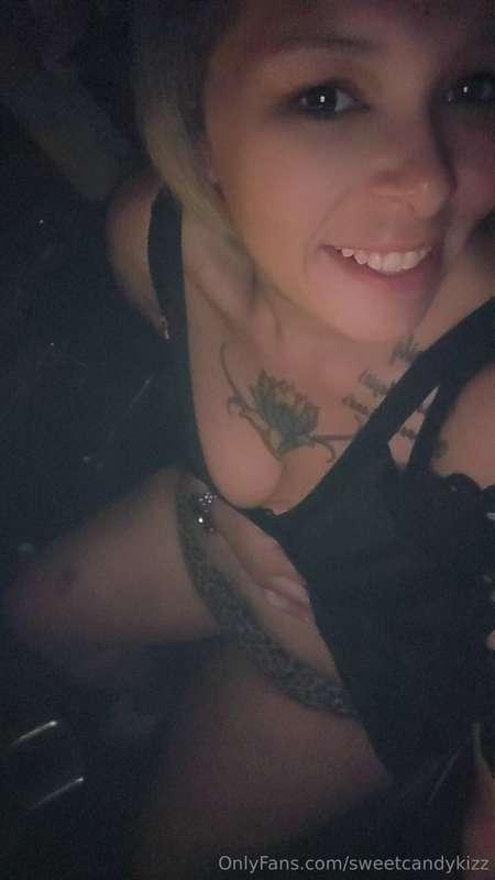 Not having good day at work anyone want pamper me get my nai..