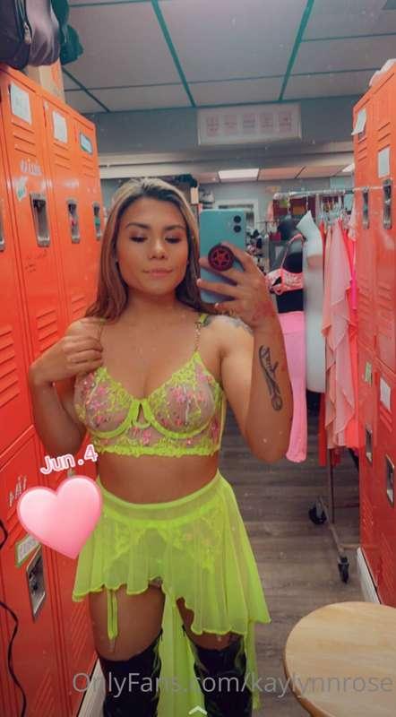 Just ah little something from last night. I got a new outfit..