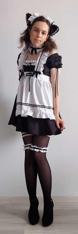 Cute maid is ready to go😊