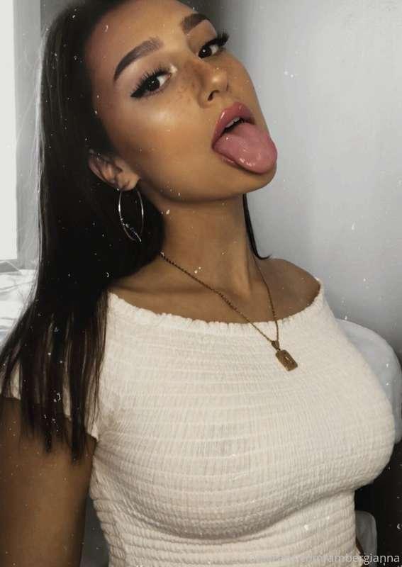 👅