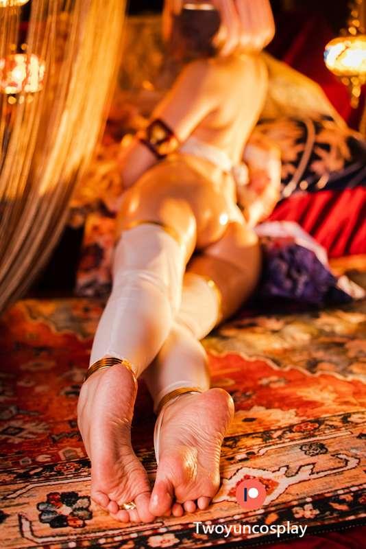 Laat day for November's subs! Quick catch up the time  Here are some feet previews~