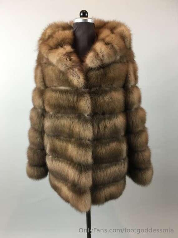 😍***Now I want this one*** 😈
It is not too expensive, 650 eu..