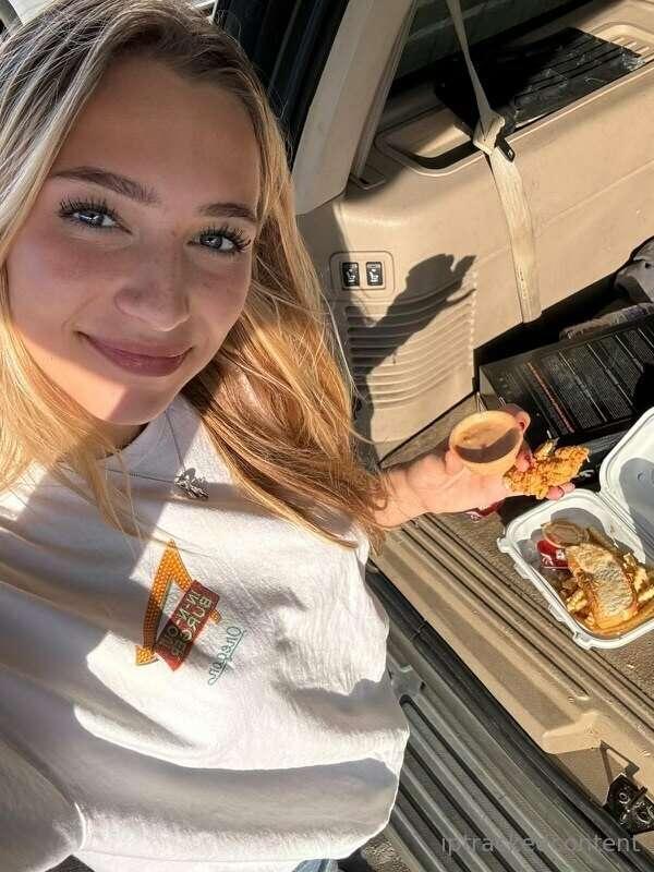 join me for a snack? 😜