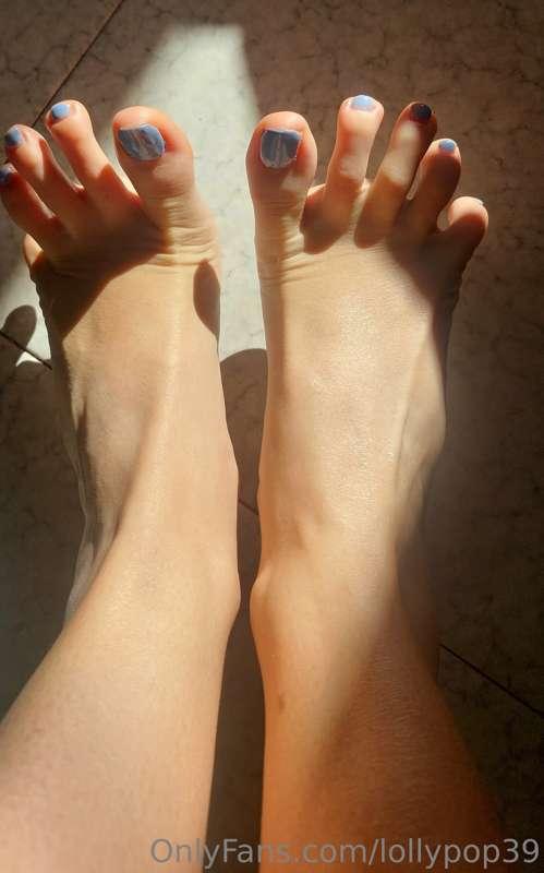 Long toes Alert!! ⚠️😏🦶