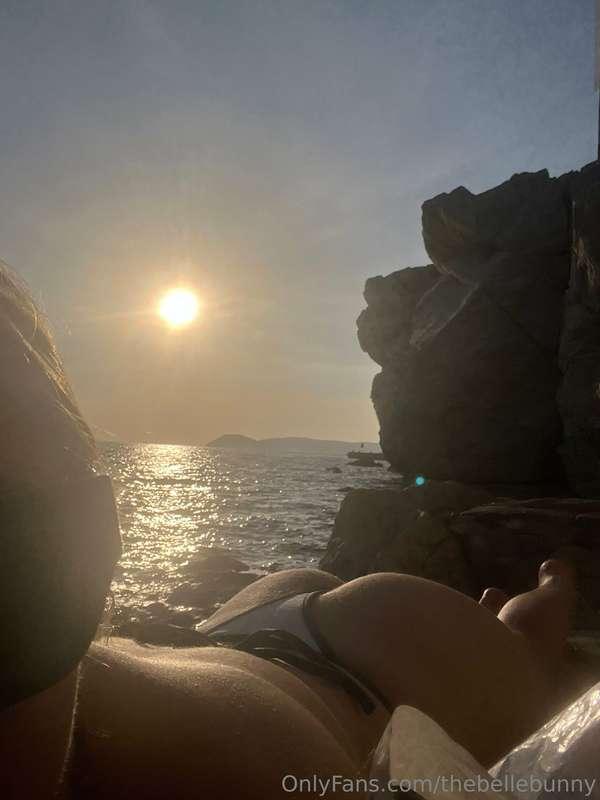 Found a privet spot.. would you fuck me here😈