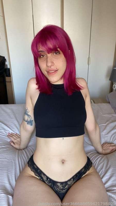 I feel especially pretty in this photo!🥹🖤💗