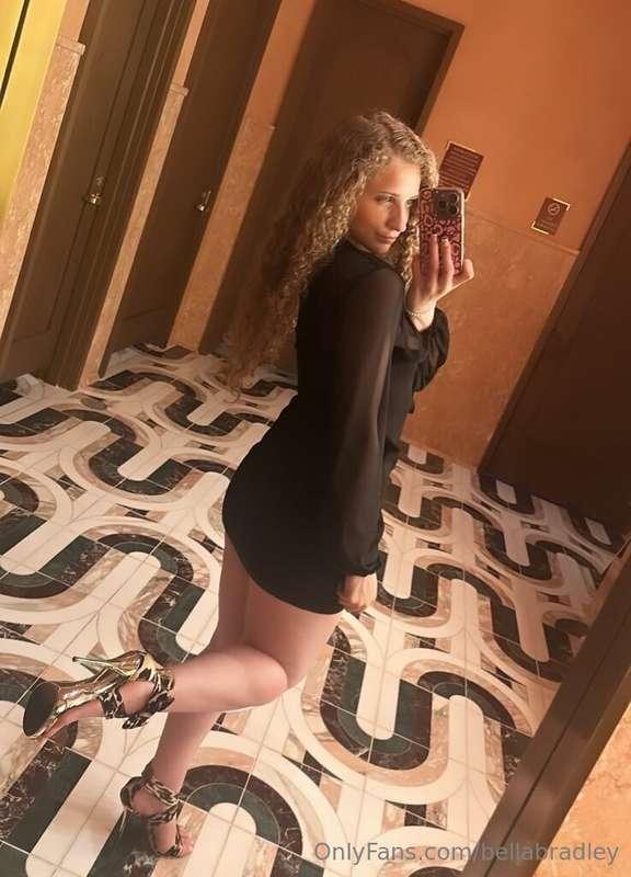 good morning ☀️ happy sunday 🖤👑 this was my favorite outfit ..