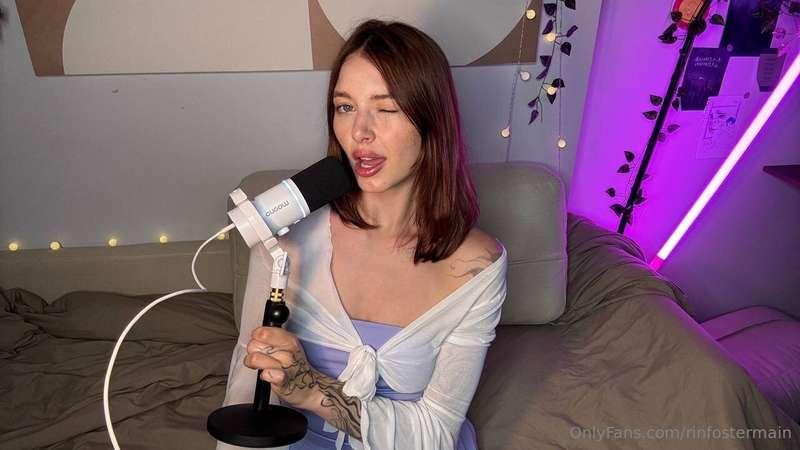 Shooting some new vids today 🎥💜 What are you up to? Tell me ..