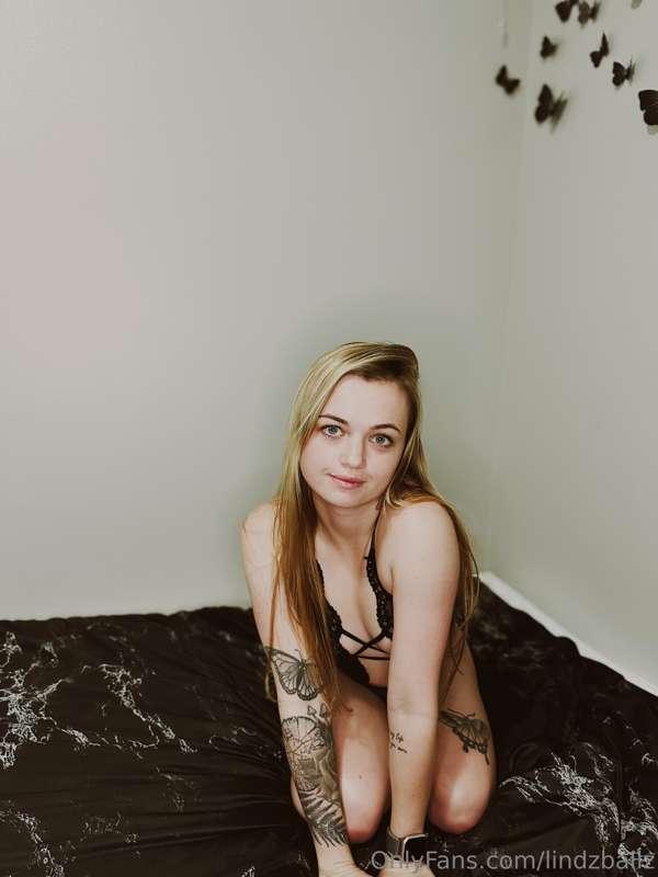 How I look when I’m begging for a good fucking 🖤😈😫