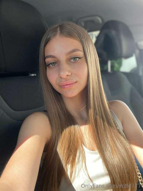 Piquancy in every frame. 📸💄