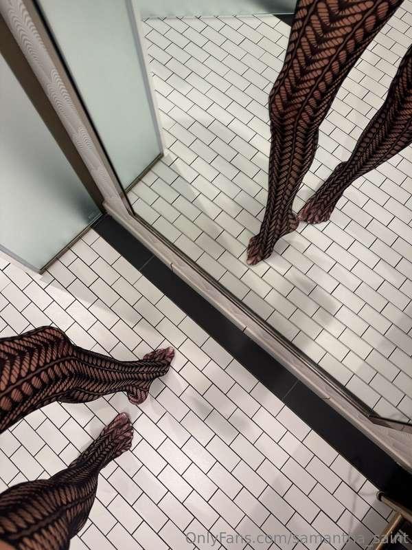 👣🖤