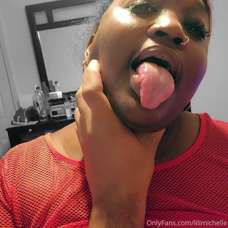 Welcome to all my newest followers! Tell me what you want to..