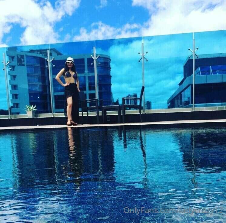 #girl #summer #photooftheday #house #beautiful #clubsexy #mo..
