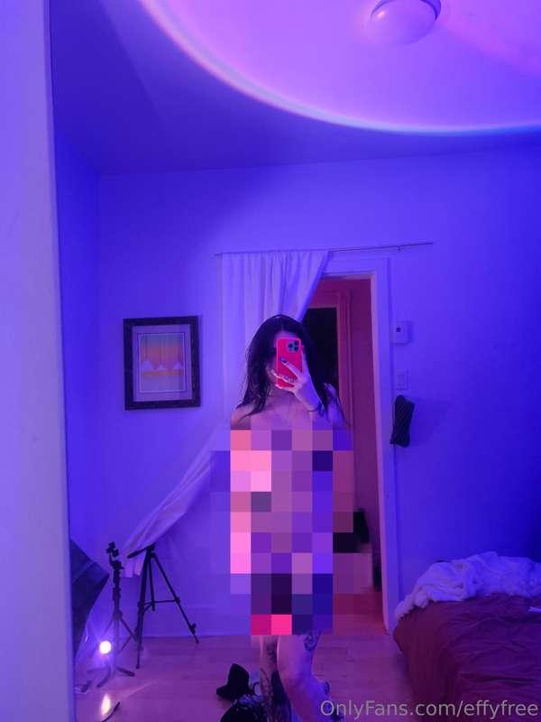 Pre-streaming nude😘