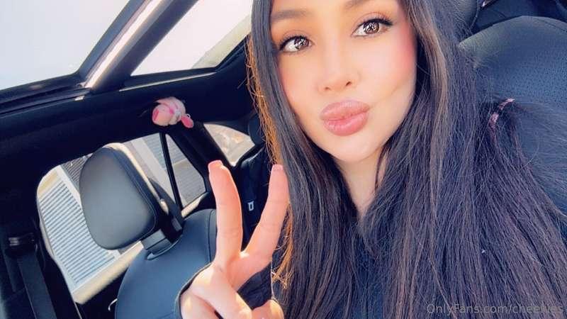 warning: highly kissable