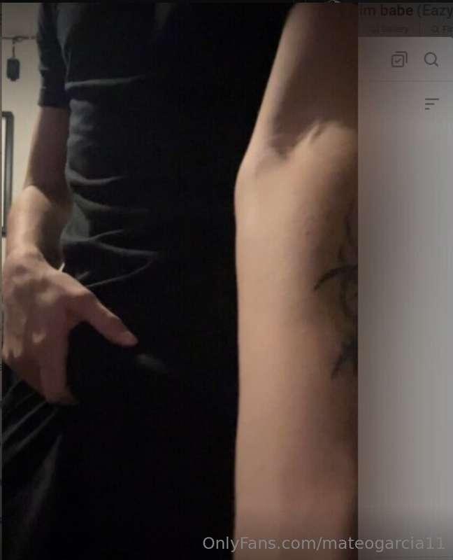 How do I look in these black shorts? 😈 Tight fit, showing of..