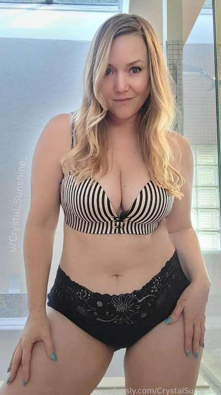 Sweet dreams 😘
#FYP #fansly #curvy #Milf #lingerie #blonde #mombody #bodypositivity #maturewoman #stepmom #olderwomen #sexy #olderwoman #gilf #naughty #thicc #thickthighs #thick #confident #mommy #boobs #hotmom #chubby #bbw #plussize