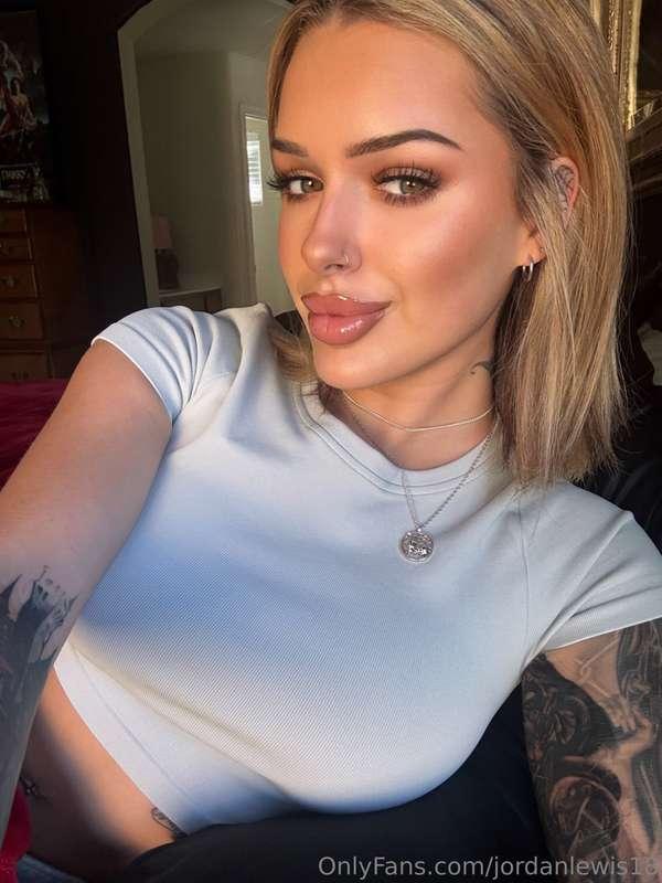 I know you wanna cum…but I wanna make you work for it 😈😈😈