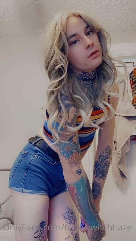 Swipe 👉🏻 to see my cumshot 💦 watch my cock put you in a tran..