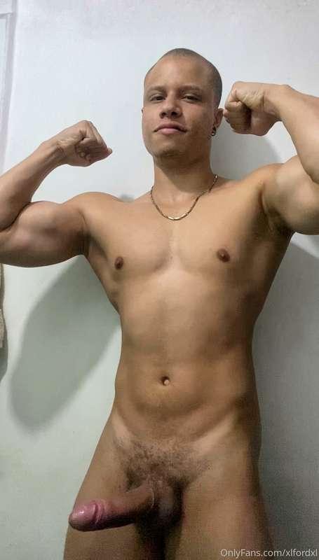 Come and touch my biceps. Or... 😈