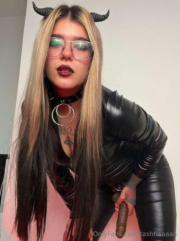 @ink_master ⛓️ Kneel before me and let your submission be yo..