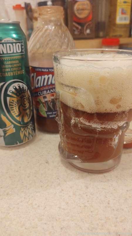Ya para terminar el día todo estresante una chela con mi ric..