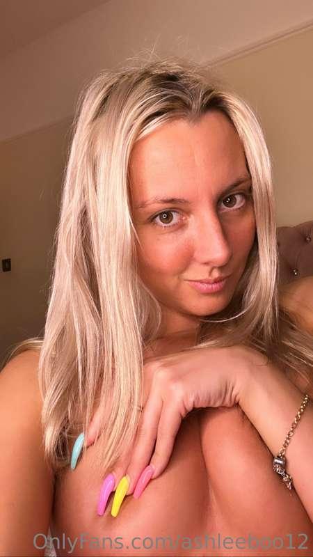 How’s my selfie for you ? 😈