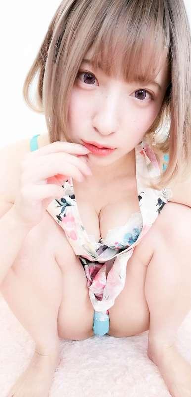 Sexy and sensual even when cooking ❤️