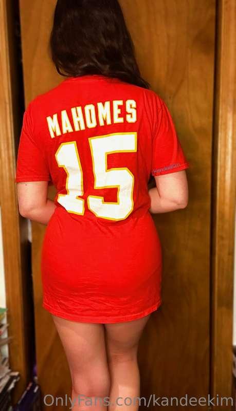 Who are ya'll rooting for in the Superbowl!?!?
