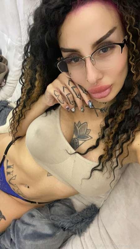 Waiting for you..Dm me 😘