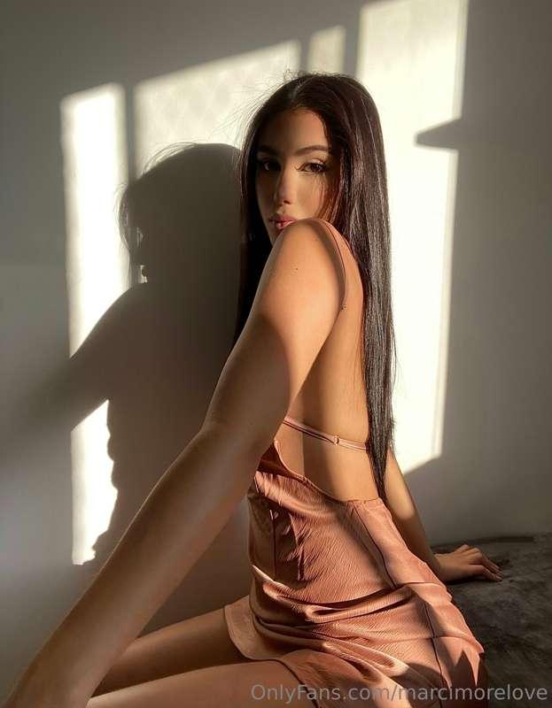 papi, you may look… but I dare you to touch 😏🔥
