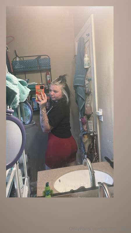 Such a phat ass bet you wish I would sit on your face 💋 