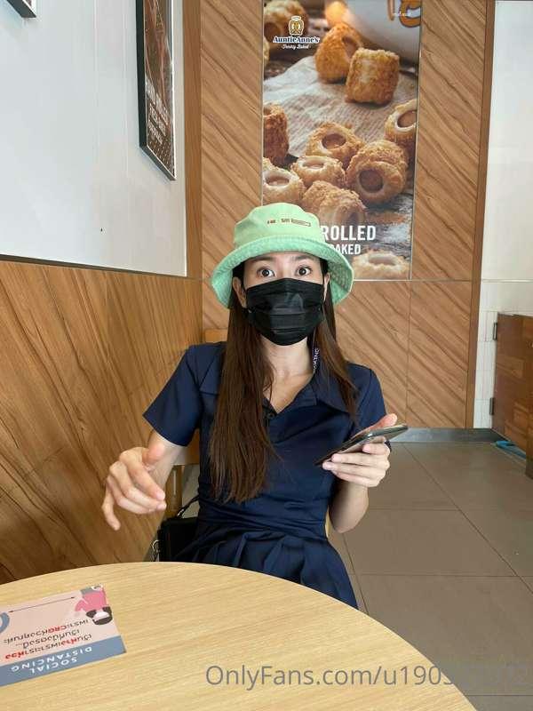 เมนู อะไรดี

What's on the menu?
메뉴에 무엇이 있습니까?
菜单上有什么？
メニューに..
