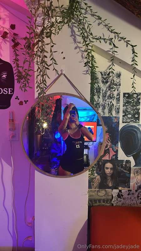 Don't forget your daily dose on one of my videos babe :) Fre..