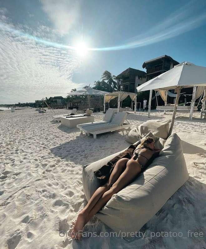 Lying on the beach ❤️😈 Have you ever sunbathe naked?