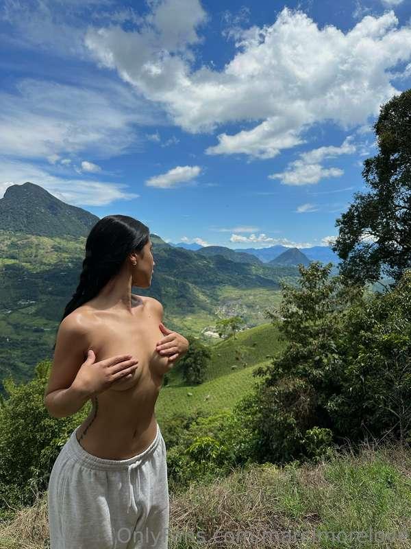 i get comfy when no one’s watching 😉