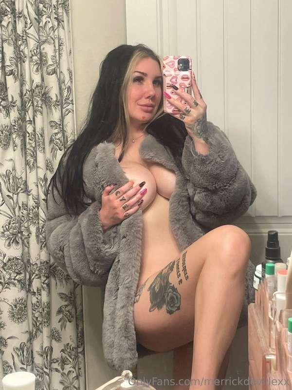 Fur coat mommy 